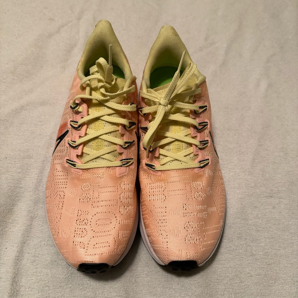 Women's Nike Zoom Size 10